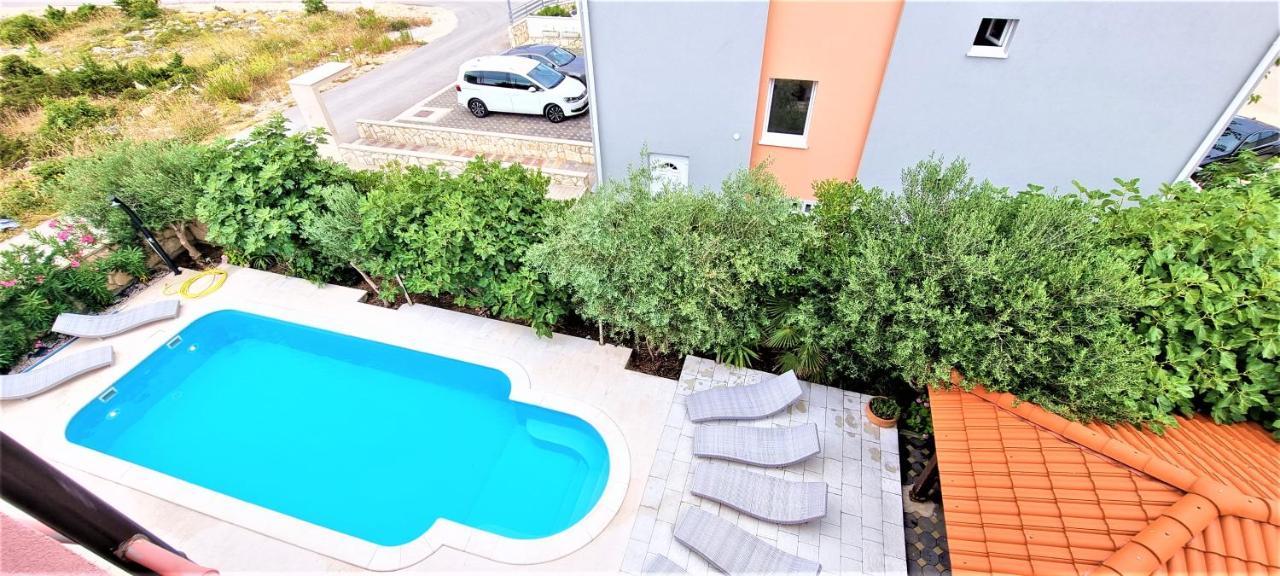 Apartments Prince & Tiffany Novalja Exterior photo